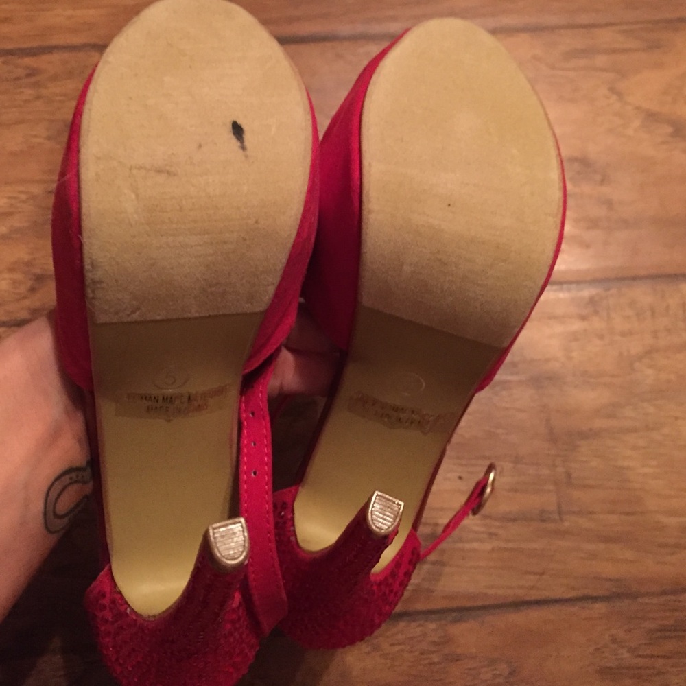 Red heels 5 - Picture 2 of 3